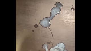 男子高校生が1週間ぶりのおなにーで大量射精